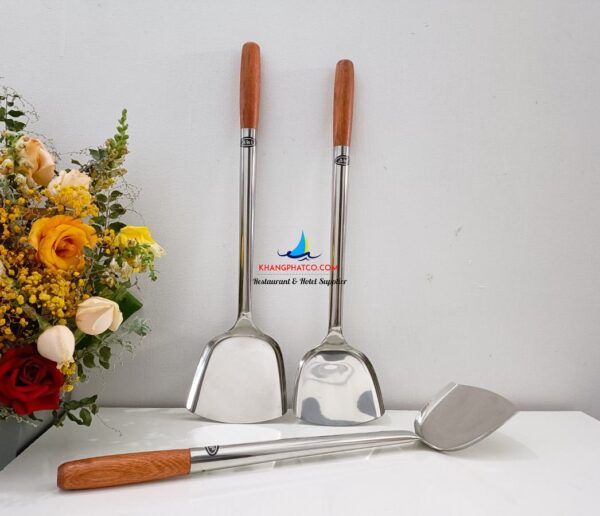 Sạn thợ inox cán gỗ