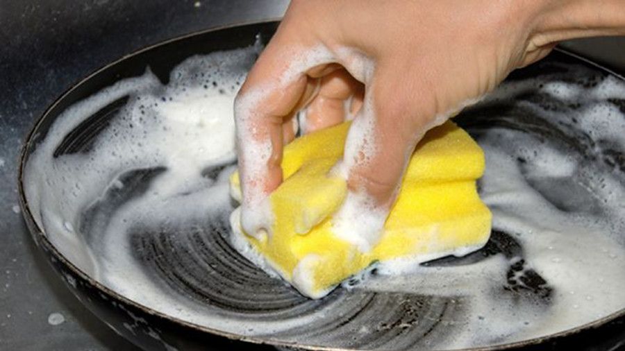 ve sinh chao chong dinh - C&Aacute;CH SỬ DỤNG CHẢO CHỐNG D&Iacute;NH Đ&Uacute;NG C&Aacute;CH