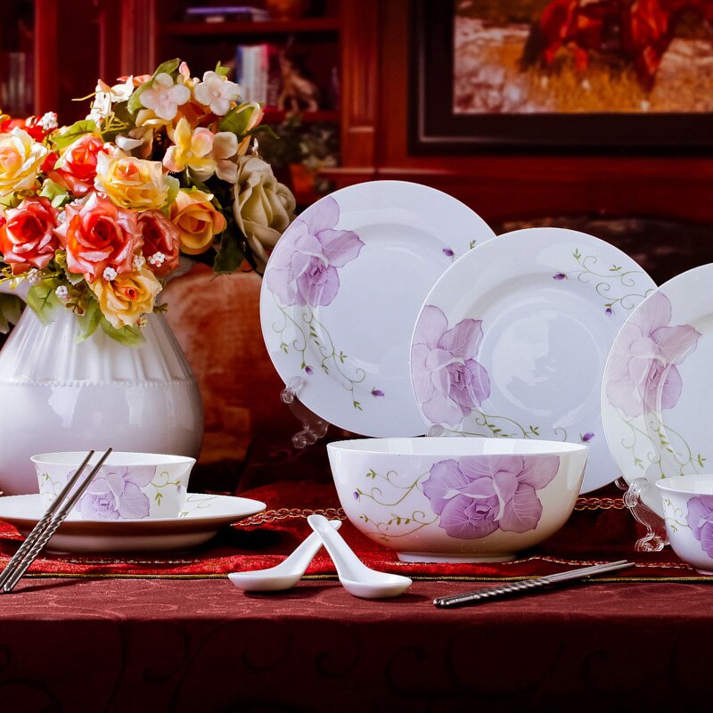 Nên chọn sản phẩm sứ hay nhựa melamine? chen bat su - Nên chọn sản phẩm sứ hay nhựa melamine?