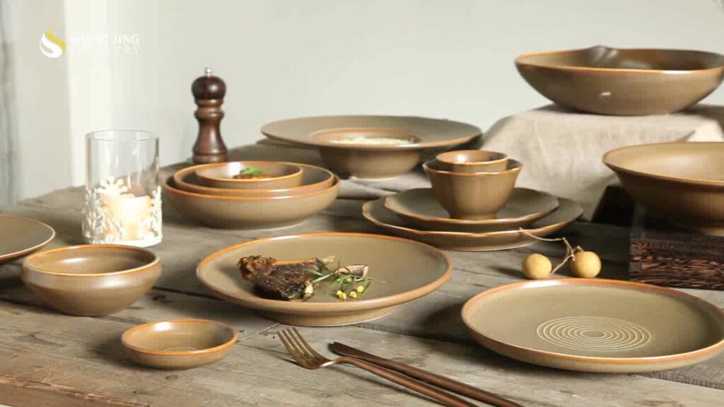 Nên chọn sản phẩm sứ hay nhựa melamine? chen dia melamine 1024x576 - Nên chọn sản phẩm sứ hay nhựa melamine?